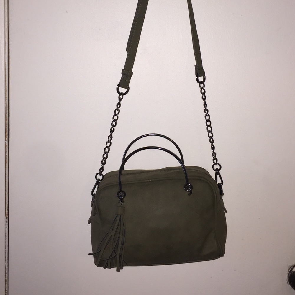 Green Crossbody Bag with chain and tassels!!!